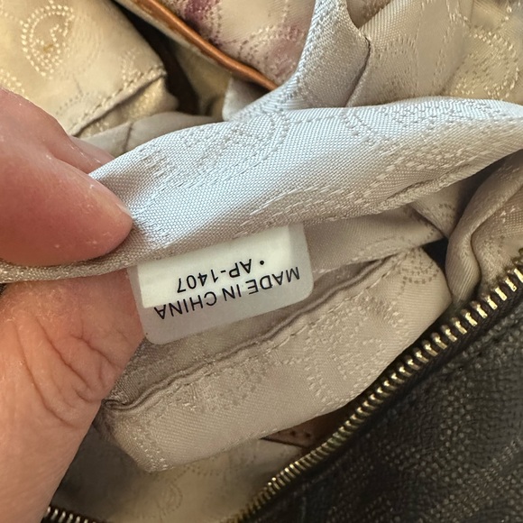 Michael Kors purse - Picture 8 of 8